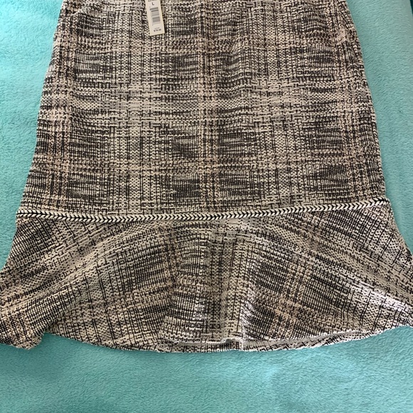 🌸 NWT Max Studio Skirt - Picture 2 of 4